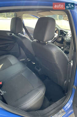 Хэтчбек Ford Fiesta 2013 в 