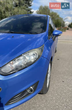 Хэтчбек Ford Fiesta 2013 в 