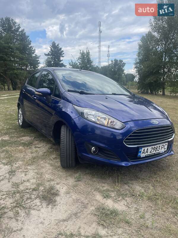 Хетчбек Ford Fiesta 2016 в Києві