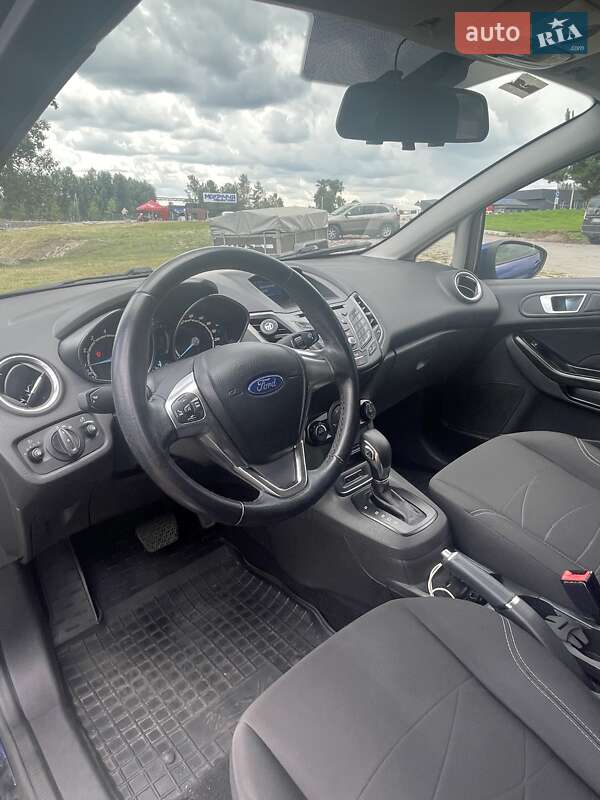 Хетчбек Ford Fiesta 2016 в Києві