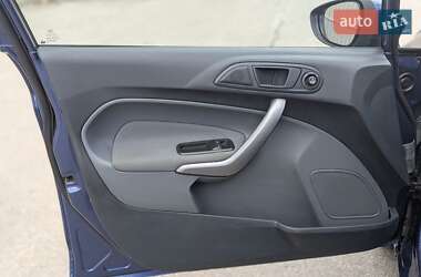 Хетчбек Ford Fiesta 2010 в 