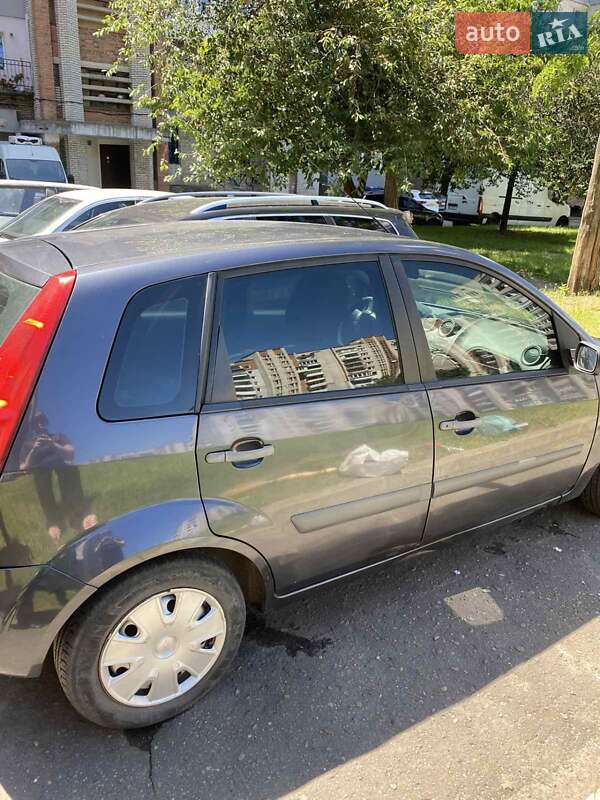 Хэтчбек Ford Fiesta 2007 в Шептицькому