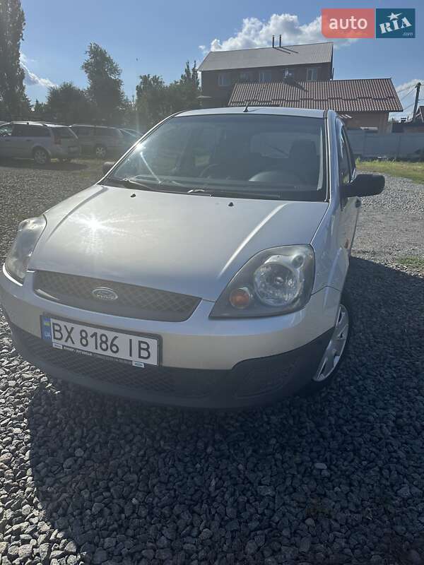 Хэтчбек Ford Fiesta 2007 в 