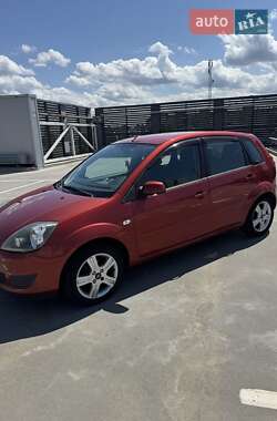 Хэтчбек Ford Fiesta 2007 в 