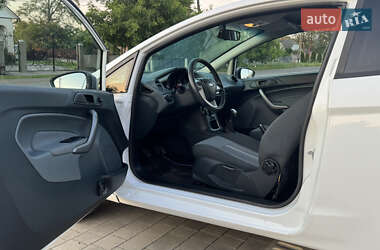Хэтчбек Ford Fiesta 2009 в 