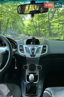 Хэтчбек Ford Fiesta 2012 в 