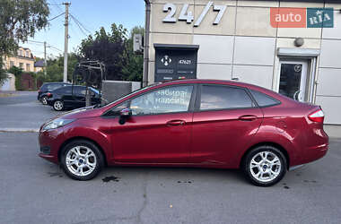 Седан Ford Fiesta 2016 в 