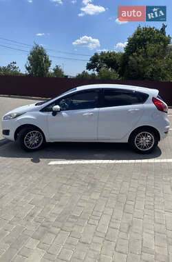 Хэтчбек Ford Fiesta 2013 в 