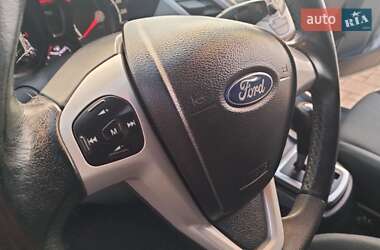 Хэтчбек Ford Fiesta 2011 в 