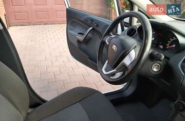 Хэтчбек Ford Fiesta 2011 в 