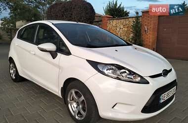 Хэтчбек Ford Fiesta 2011 в 