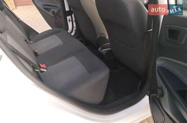 Хэтчбек Ford Fiesta 2011 в 