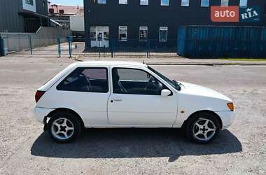 Хэтчбек Ford Fiesta 1996 в 