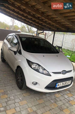 Седан Ford Fiesta 2011 в Киеве
