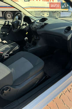 Хэтчбек Ford Fiesta 2010 в 