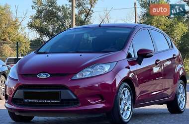 Хэтчбек Ford Fiesta 2010 в 