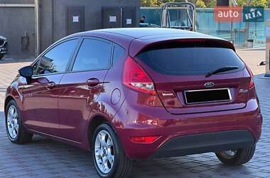 Хэтчбек Ford Fiesta 2010 в 