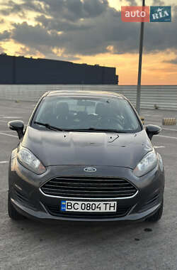 Хэтчбек Ford Fiesta 2016 в 