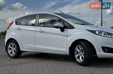 Хэтчбек Ford Fiesta 2013 в 