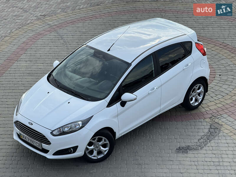 Хэтчбек Ford Fiesta 2013 в 