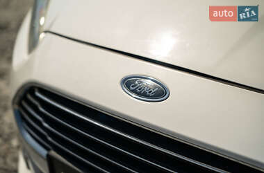 Седан Ford Fiesta 2014 в 