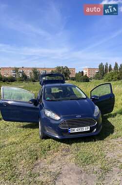 Хэтчбек Ford Fiesta 2014 в 