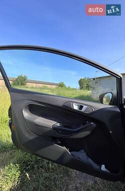 Хэтчбек Ford Fiesta 2014 в 