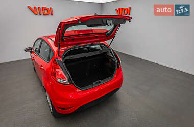 Хэтчбек Ford Fiesta 2016 в 