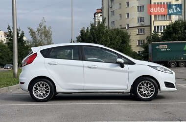 Хэтчбек Ford Fiesta 2016 в 