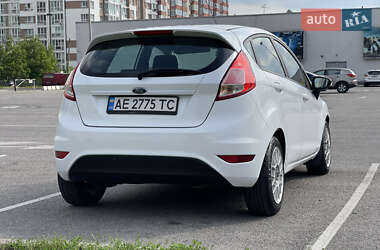 Хэтчбек Ford Fiesta 2016 в 