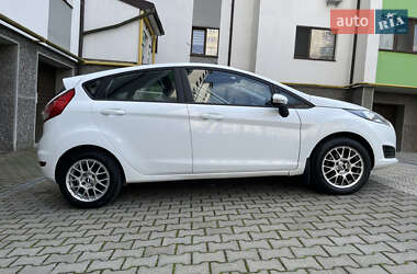 Хэтчбек Ford Fiesta 2016 в 