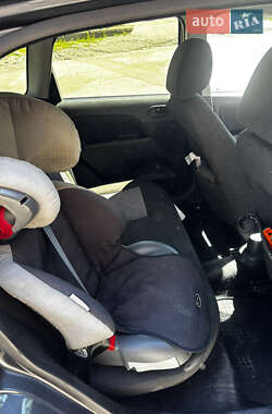 Хэтчбек Ford Fiesta 2007 в 