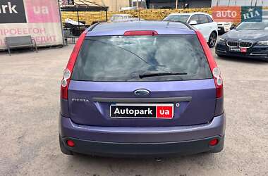 Хэтчбек Ford Fiesta 2006 в 