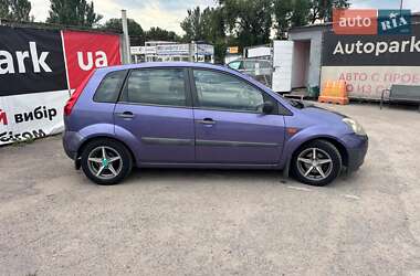 Хэтчбек Ford Fiesta 2006 в 