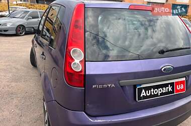 Хэтчбек Ford Fiesta 2006 в 