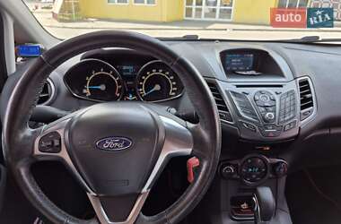 Хэтчбек Ford Fiesta 2015 в 