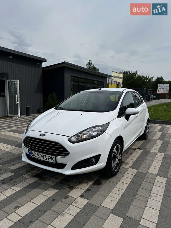 Хэтчбек Ford Fiesta 2015 в Львове