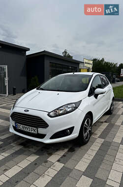 Хэтчбек Ford Fiesta 2015 в 