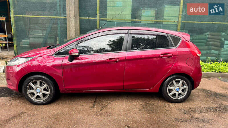 Хетчбек Ford Fiesta 2011 в Ірпені