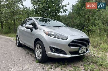 Седан Ford Fiesta 2015 в Киеве