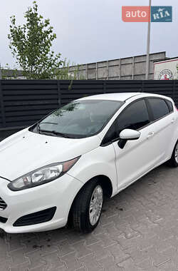 Хетчбек Ford Fiesta 2016 в Києві