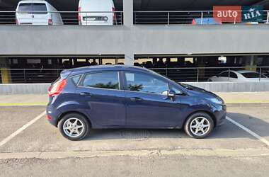 Хэтчбек Ford Fiesta 2012 в 
