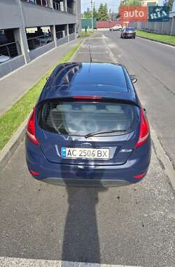 Хэтчбек Ford Fiesta 2012 в 