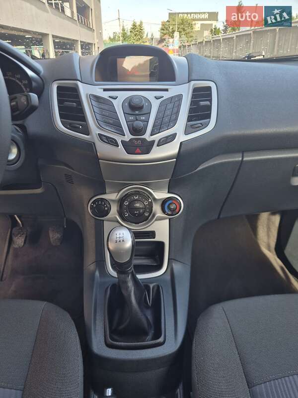 Хэтчбек Ford Fiesta 2012 в Львове