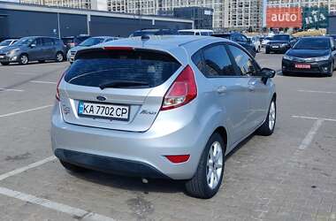 Хэтчбек Ford Fiesta 2016 в 