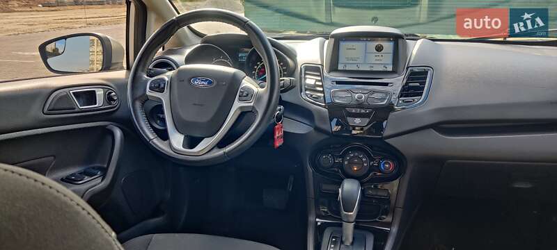 Хэтчбек Ford Fiesta 2016 в Киеве