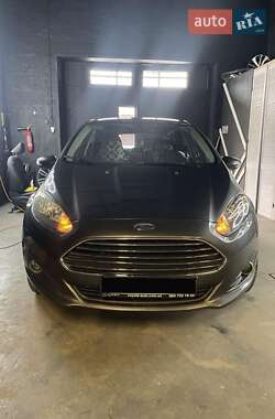 Хетчбек Ford Fiesta 2016 в Львові