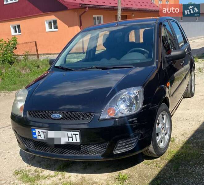 Хэтчбек Ford Fiesta 2005 в Тлумаче