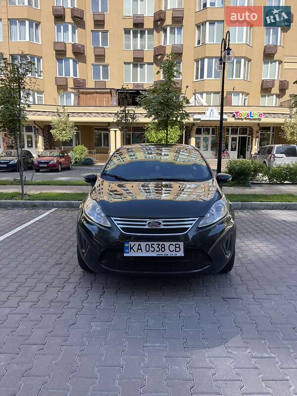 Седан Ford Fiesta 2012 в Києві