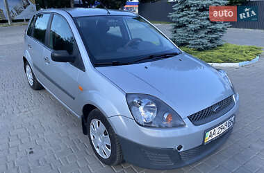 Хэтчбек Ford Fiesta 2006 в 